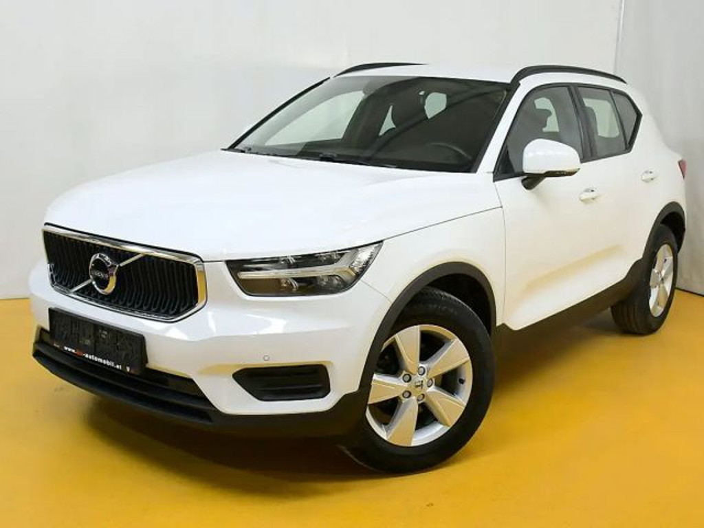 Volvo XC40 Momentum Core