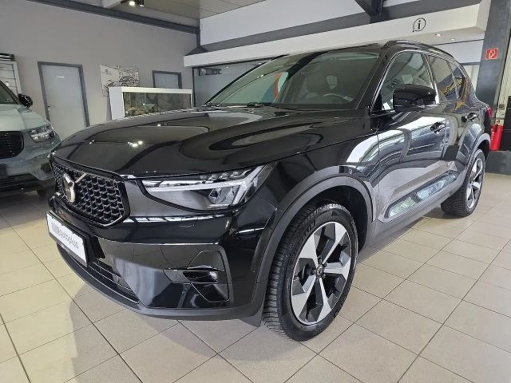 Volvo XC40 Plus Dark