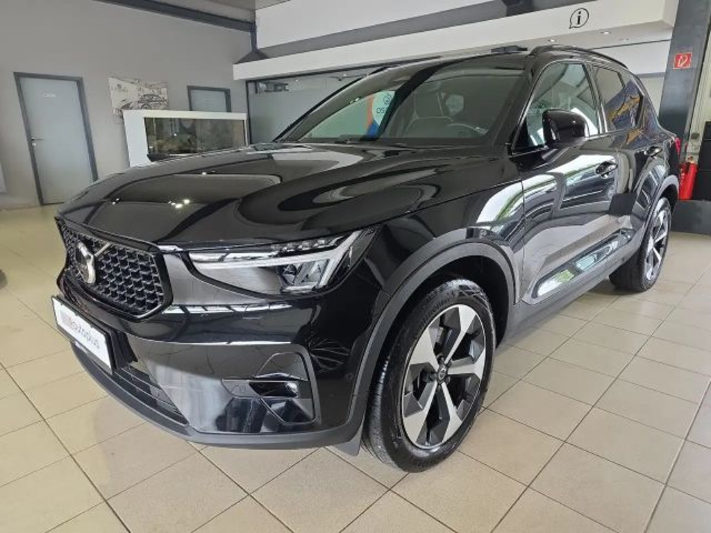 Volvo XC40 AWD Ultimate Dark