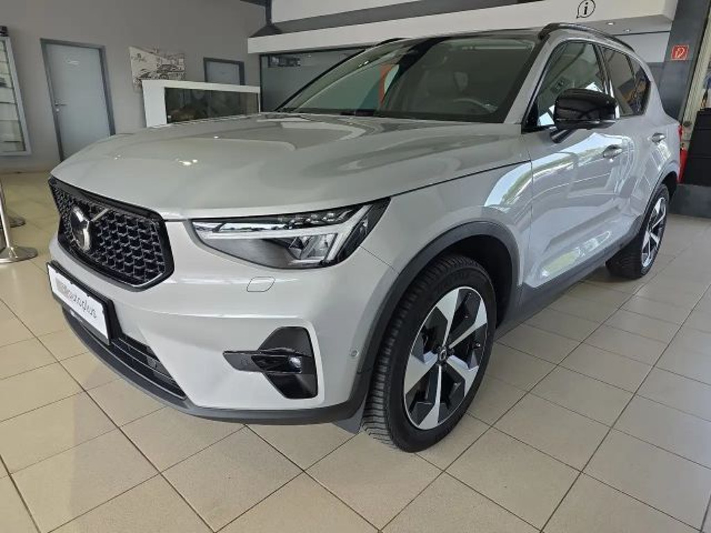 Volvo XC40 Plus Dark