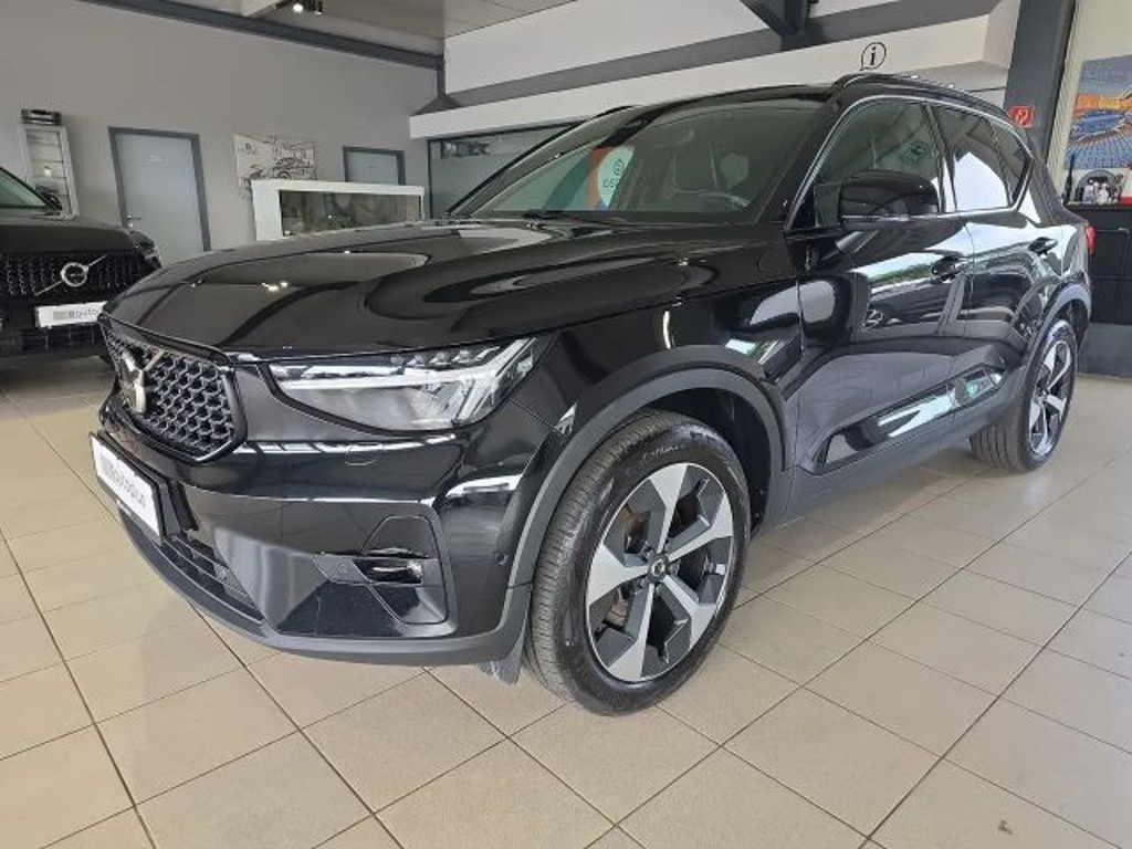 Volvo XC40 AWD Ultimate Dark