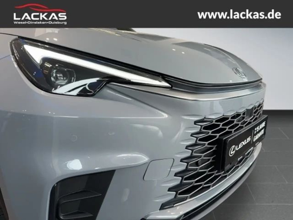Lexus LBX