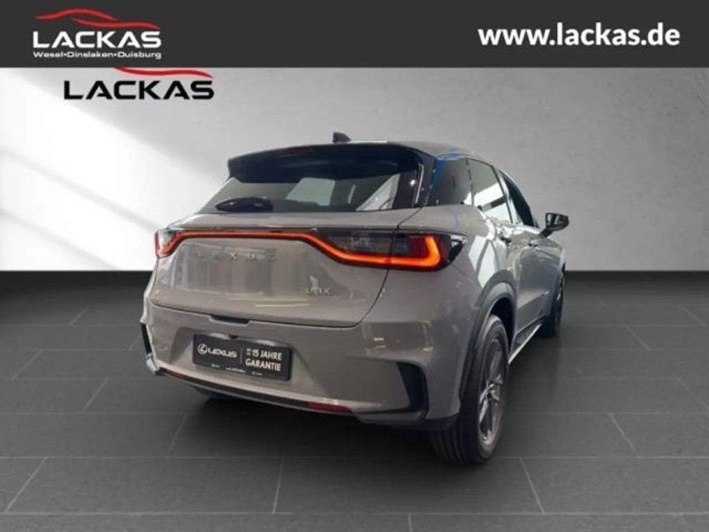 Lexus LBX