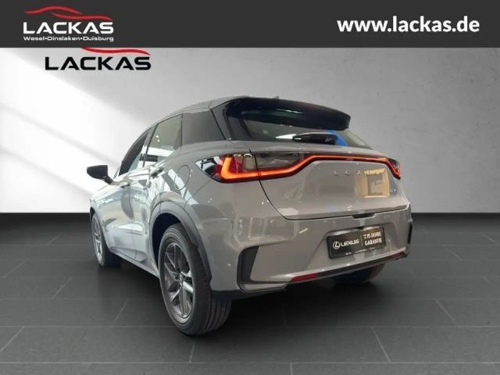 Lexus LBX