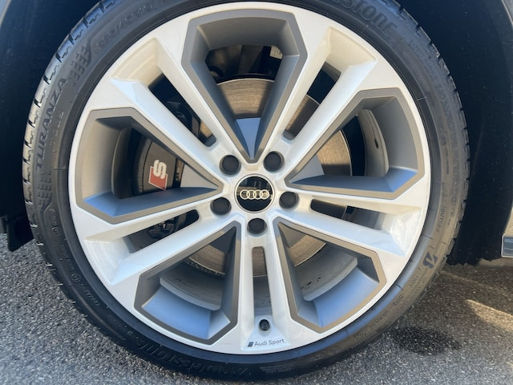 Audi SQ2