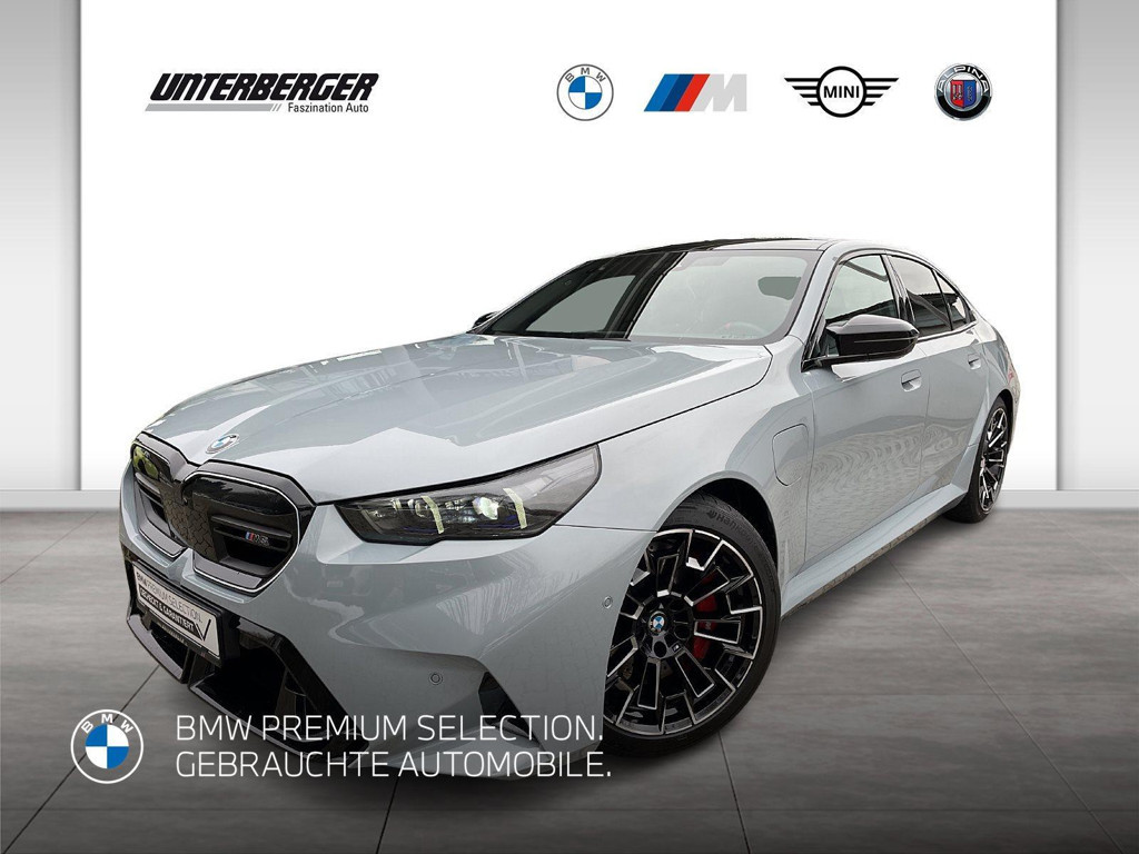 BMW M5 Sedan