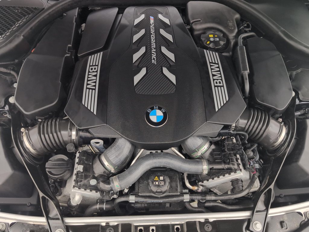 BMW M850