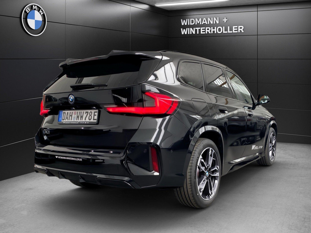 BMW iX1