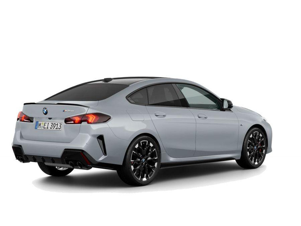 BMW M235