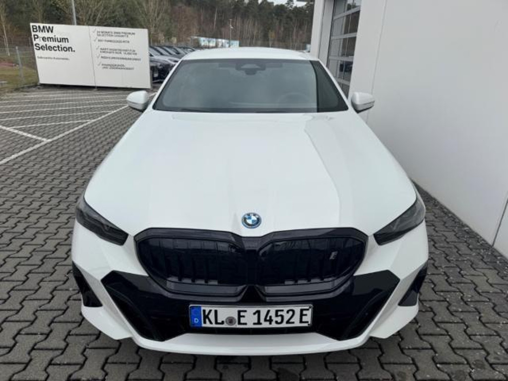 BMW i5
