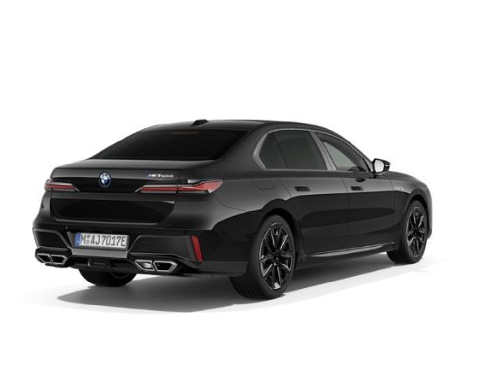 BMW M760