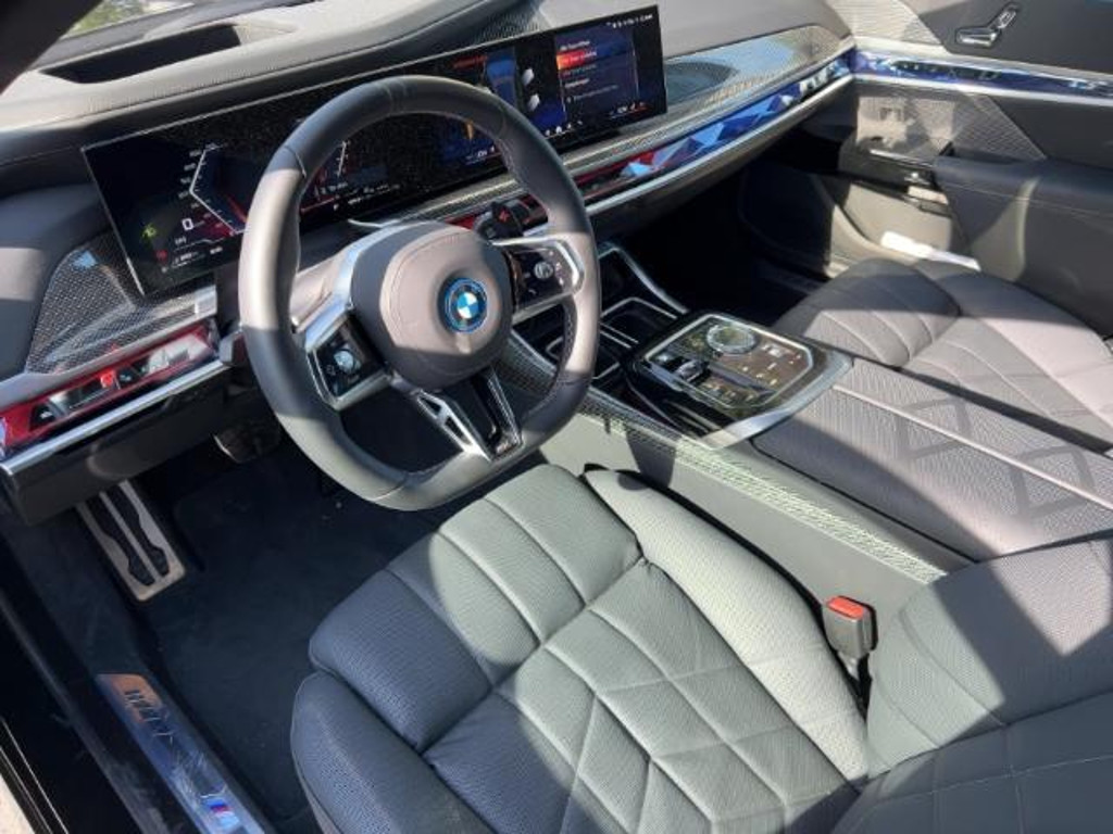 BMW M760