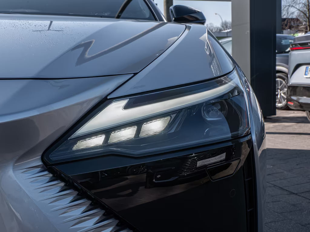 Lexus RZ