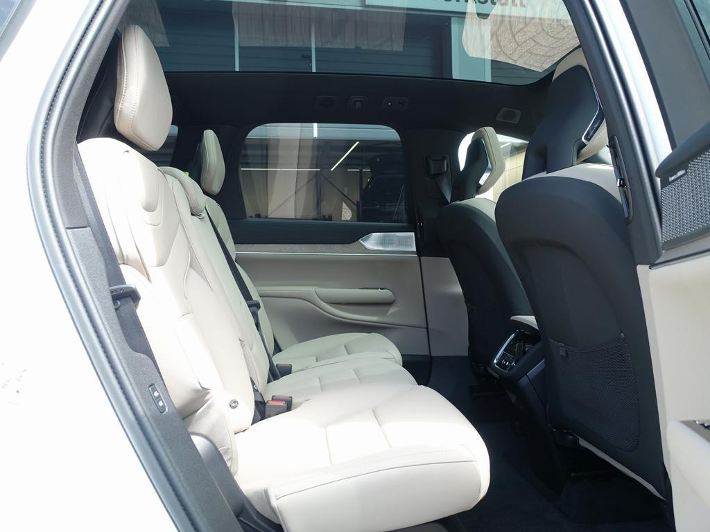 Volvo EX90