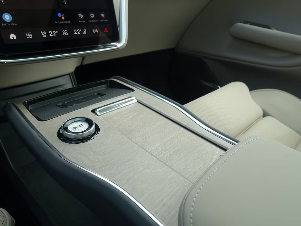Volvo EX90