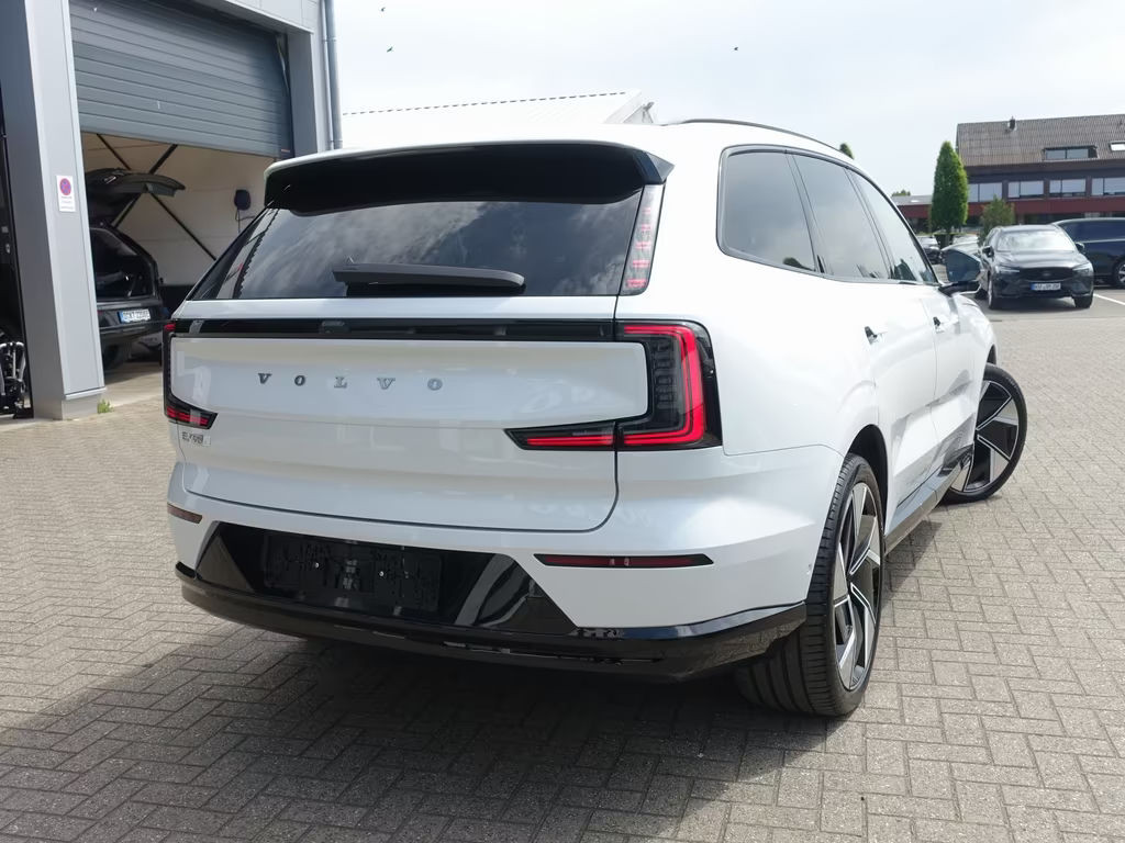 Volvo EX90