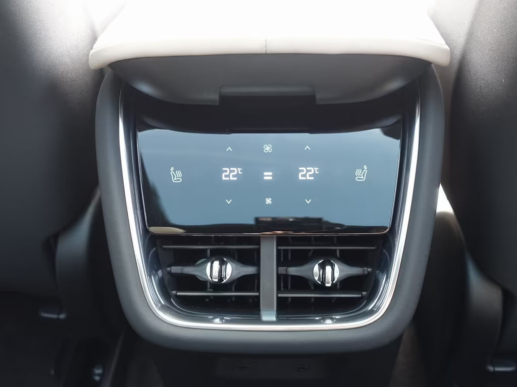 Volvo EX90
