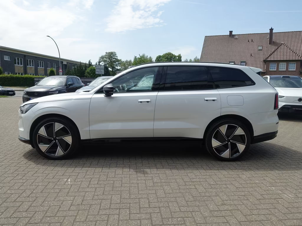 Volvo EX90