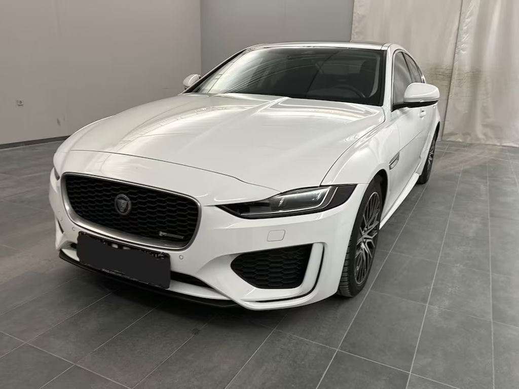 Jaguar XE R-Dynamic SE P250