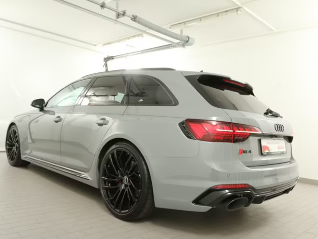 Audi RS4