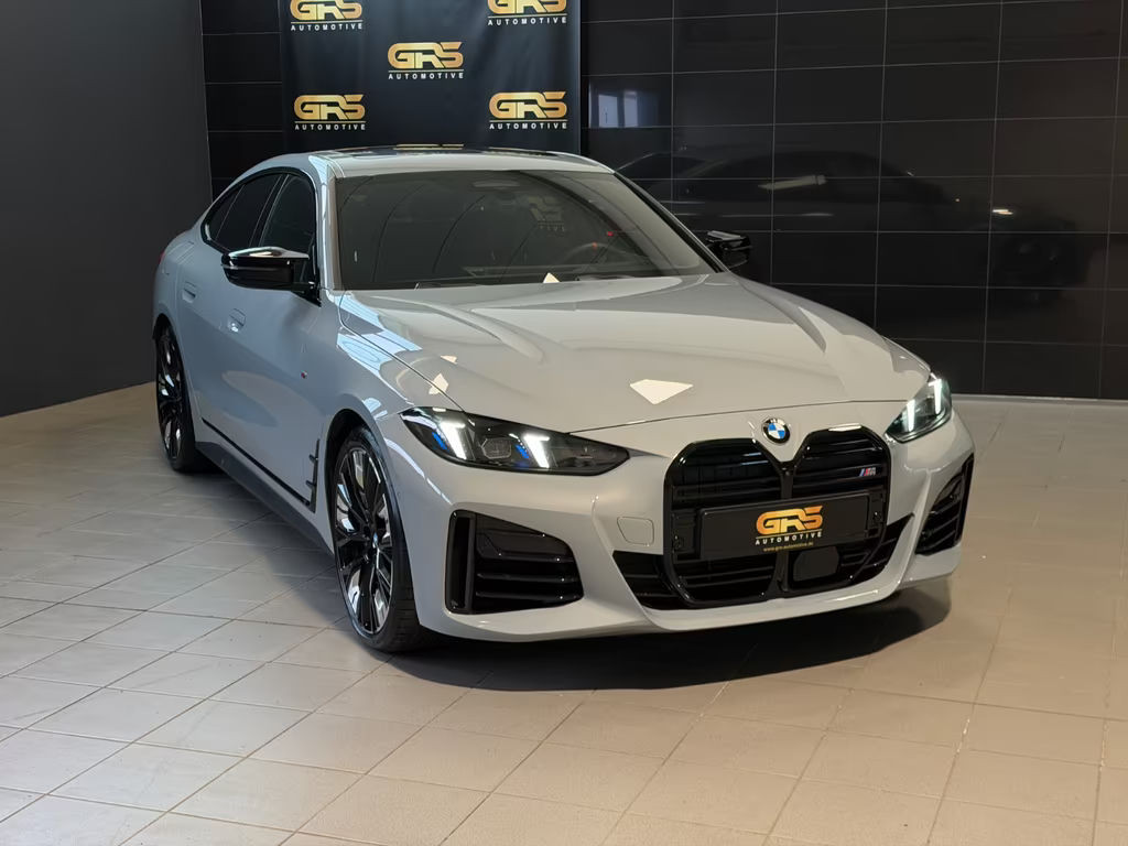 BMW M440 xDrive Coupé Gran Coupé Sedan M440i