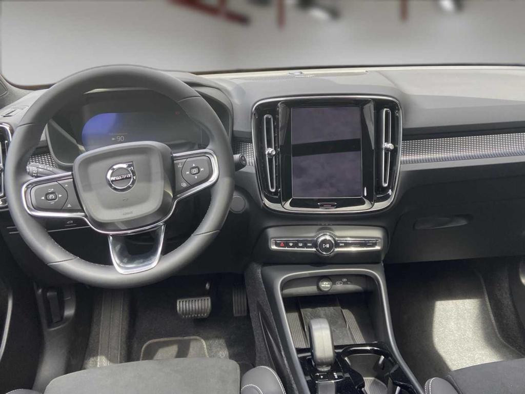 Volvo EX40