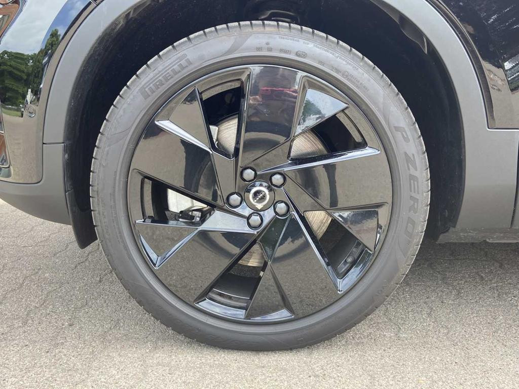 Volvo EX40