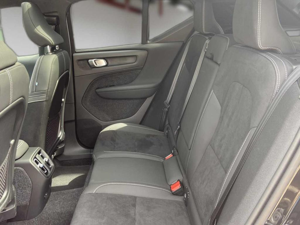 Volvo EX40