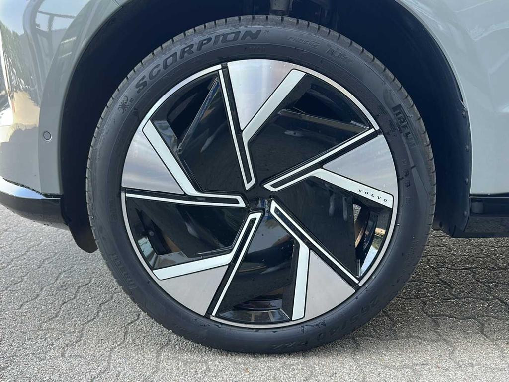 Volvo EX90