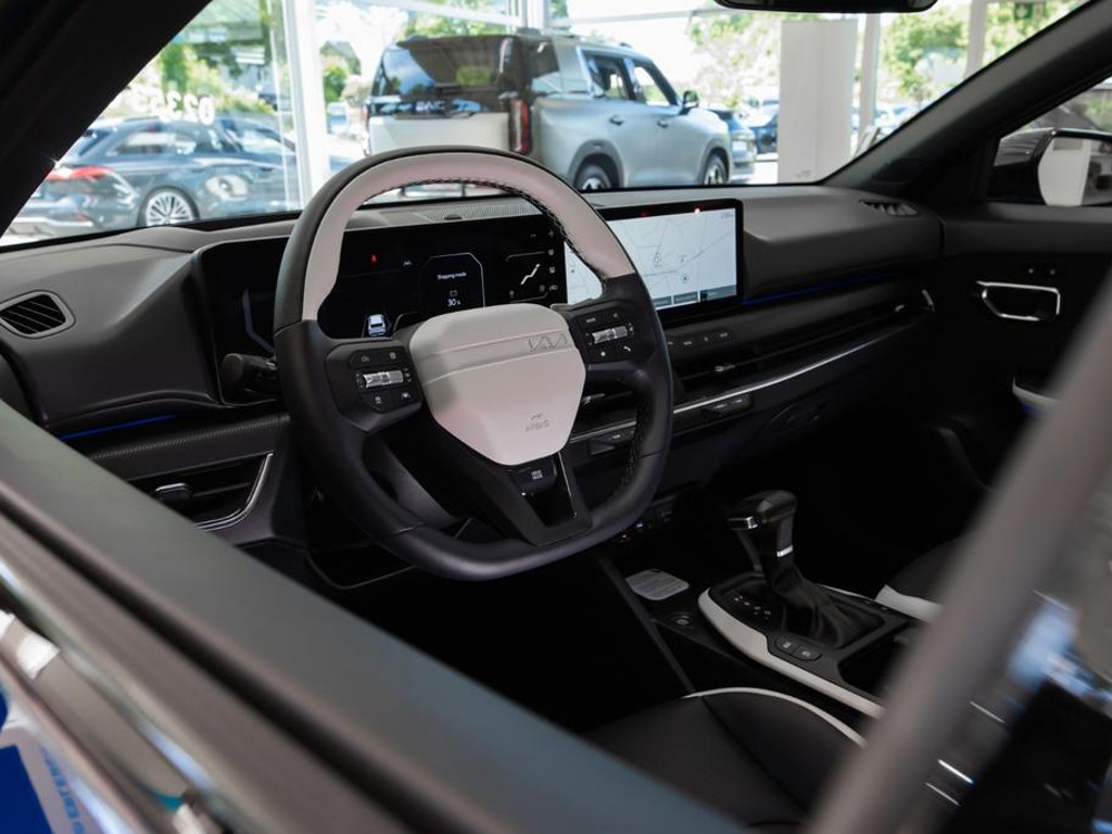 Kia K4