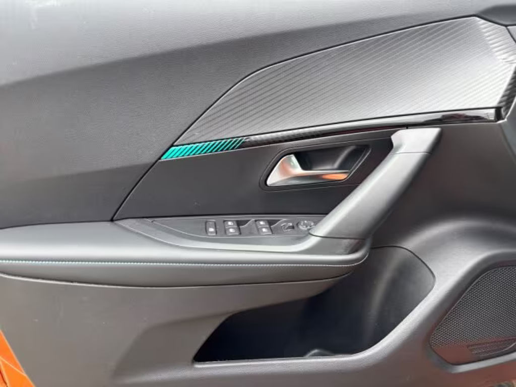 Peugeot e-2008