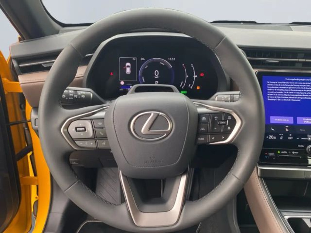Lexus LBX