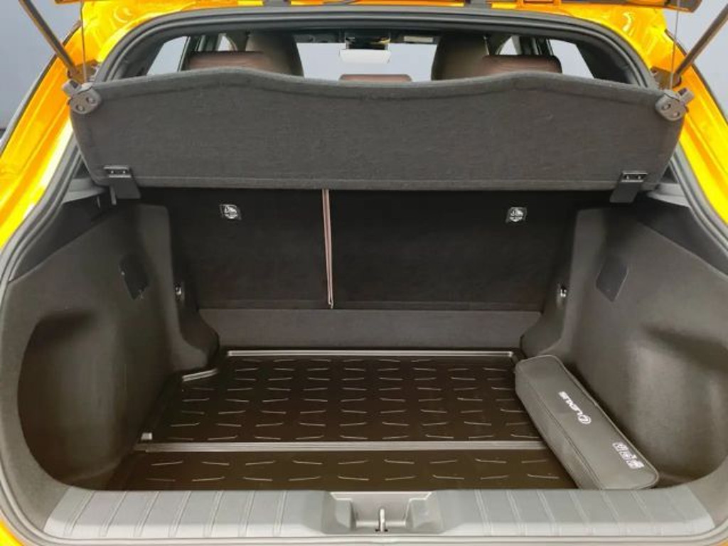 Lexus LBX