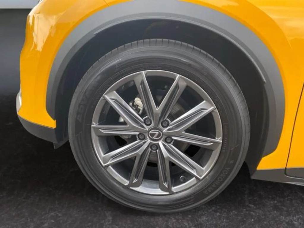 Lexus LBX