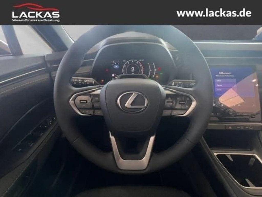 Lexus LBX