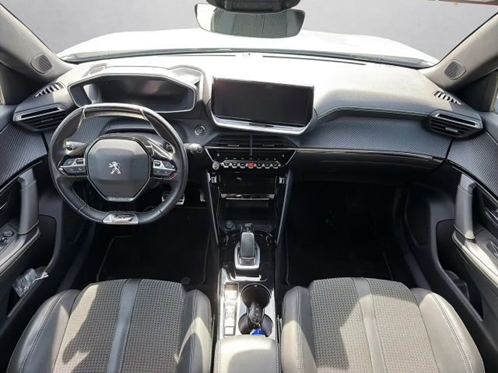 Peugeot e-2008