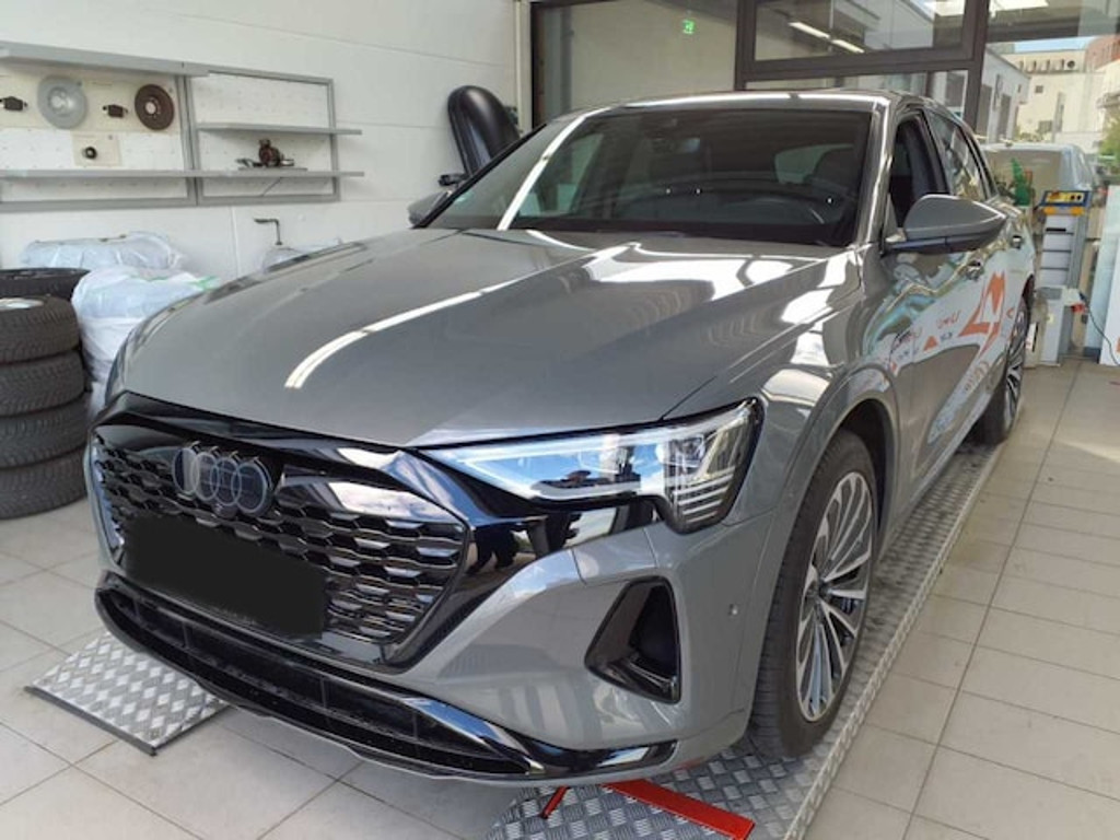 Audi Q8 e-tron Quattro 50