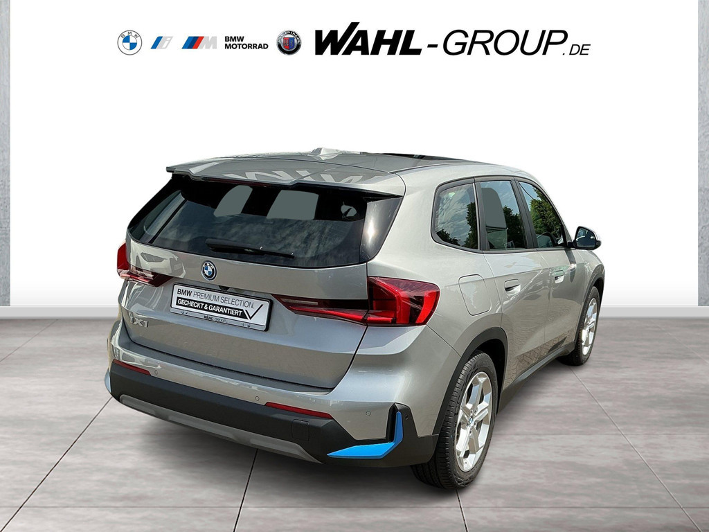 BMW iX1