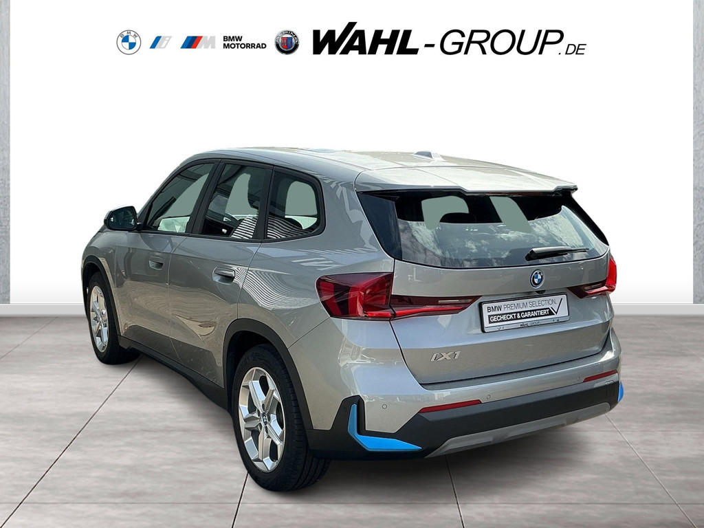 BMW iX1