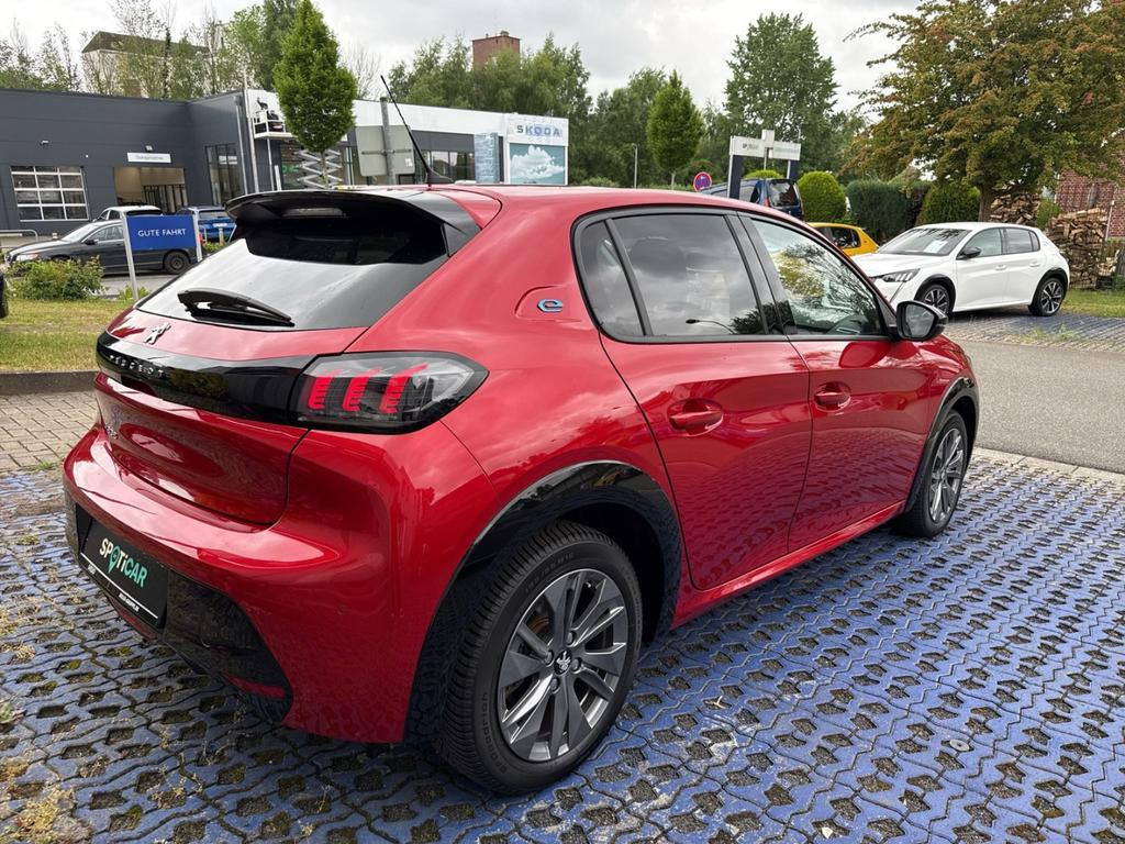 Peugeot e-208