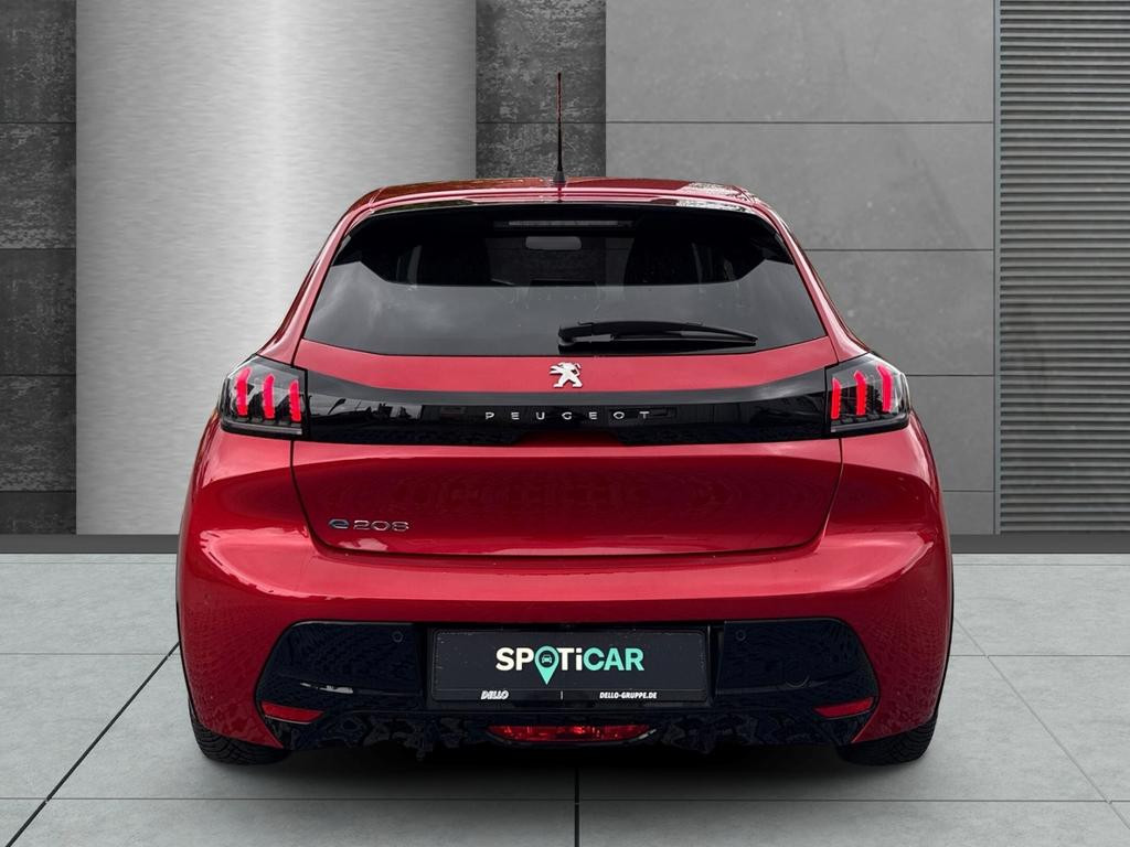 Peugeot e-208