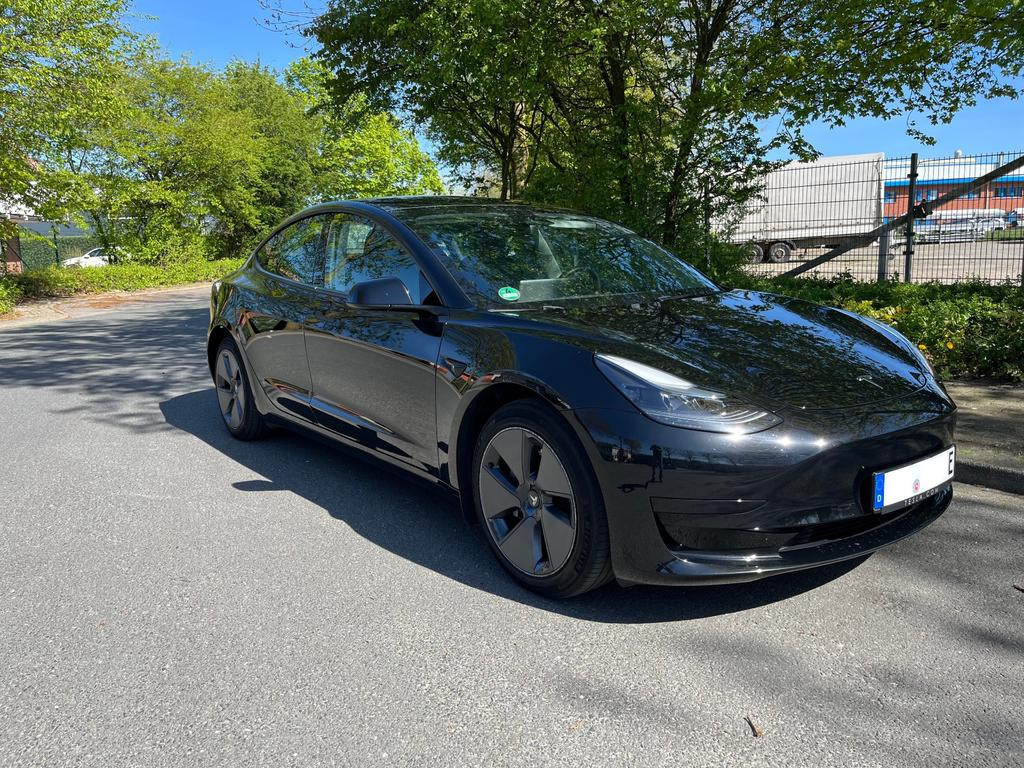 Tesla Model 3 RWD