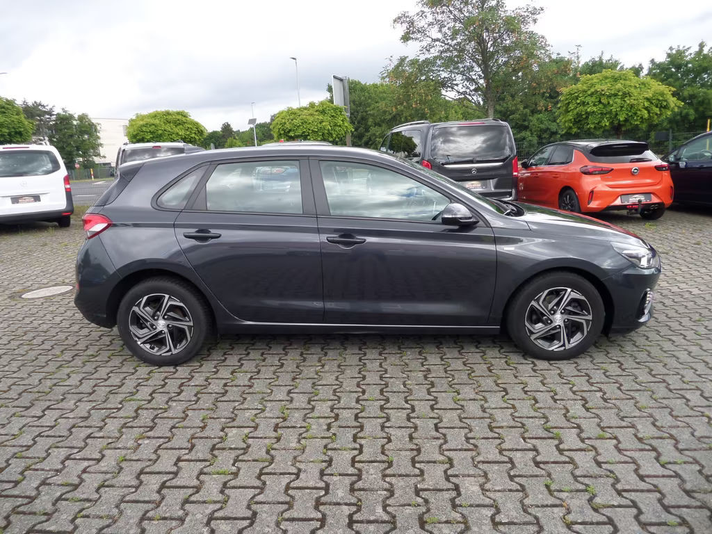 Hyundai i30 Select Hybrid