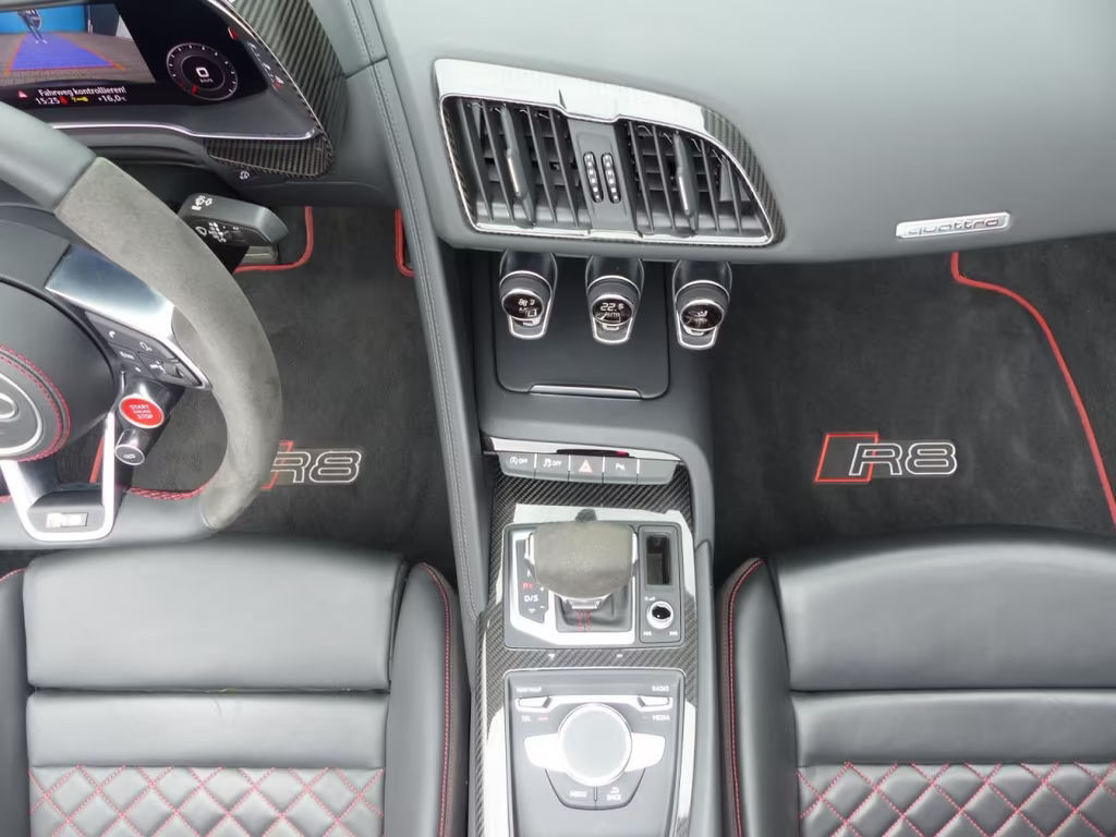 Audi R8