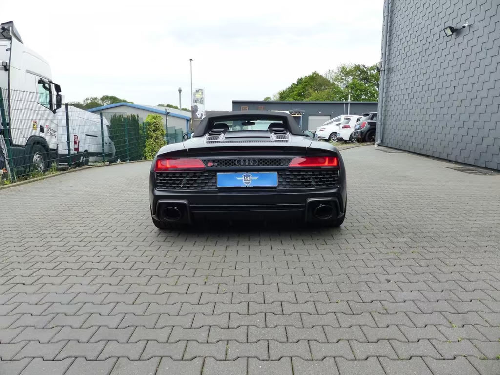 Audi R8