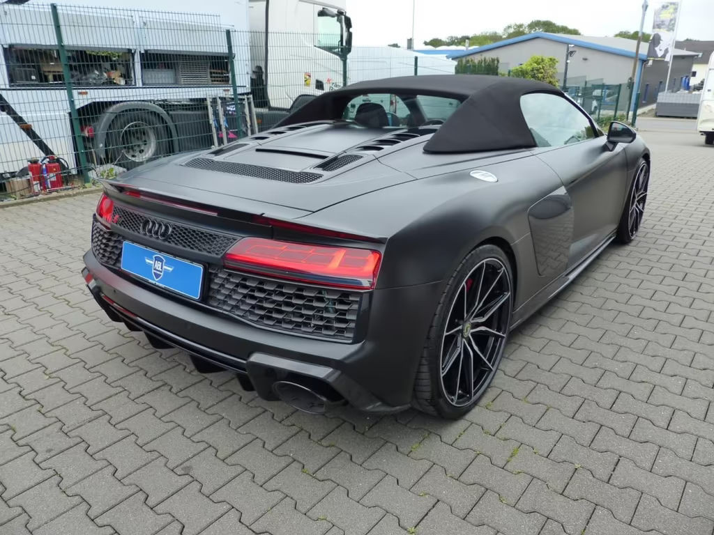 Audi R8