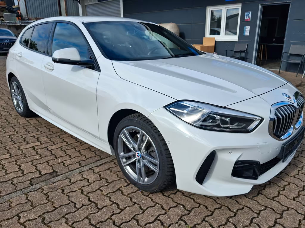 BMW 1 Serie 118 M-Sport Sedan 118i