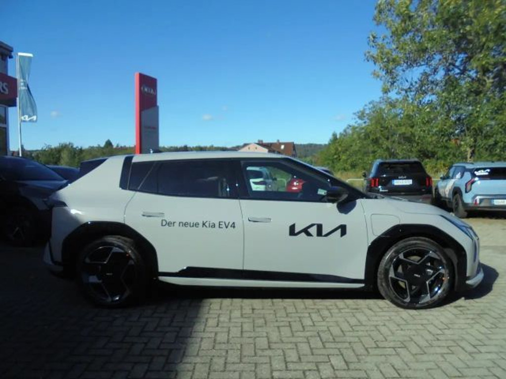 Kia EV4