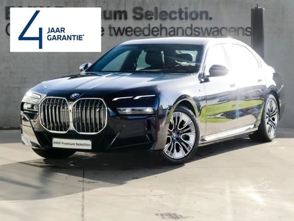 BMW i7 M-Sport Sedan Drive pro