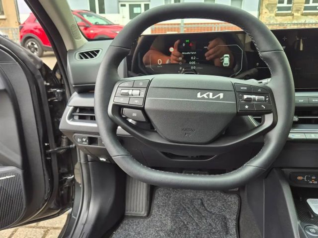Kia K4